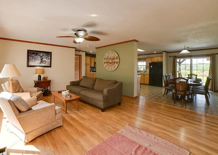 Near Garden Of The Gods: W/ Fire Pit, Hot Tub Hébergement de vacances Elizabethtown